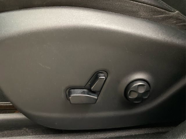 Used 2020 Jeep Cherokee Limited image 25