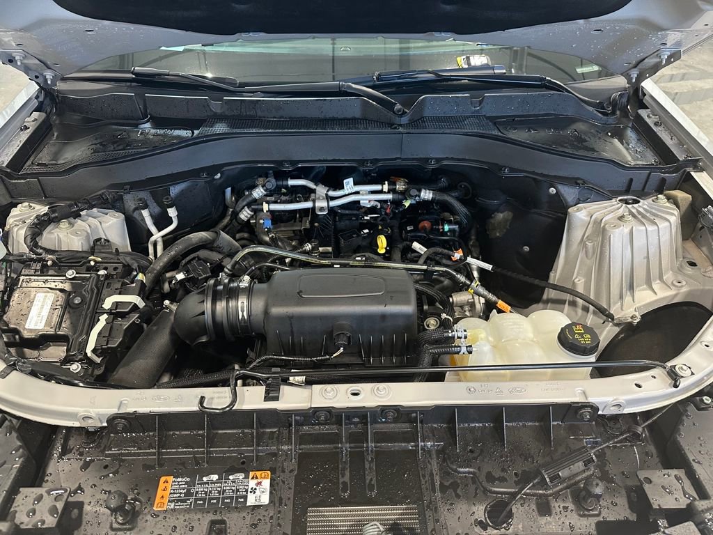Used 2023 Ford Explorer XLT image 9