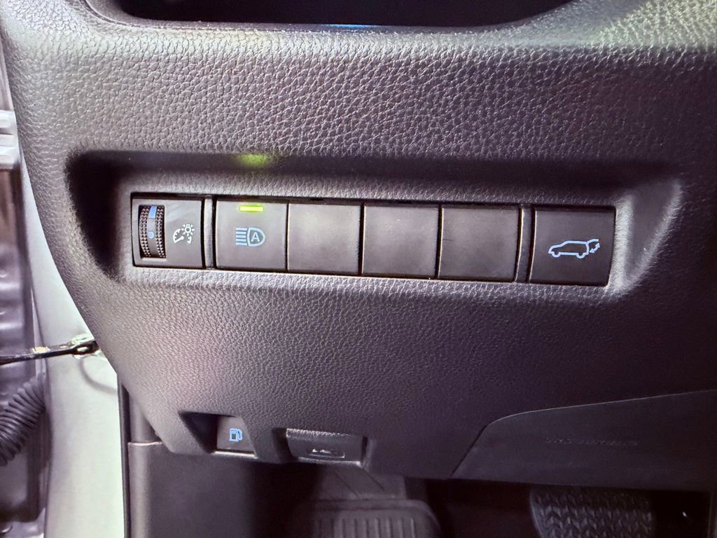 Used 2022 Toyota RAV4 XSE image 21