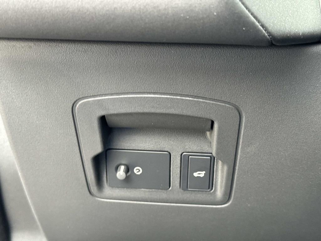 New 2026 Land Rover Range Rover Velar S AWD/4WD image 31