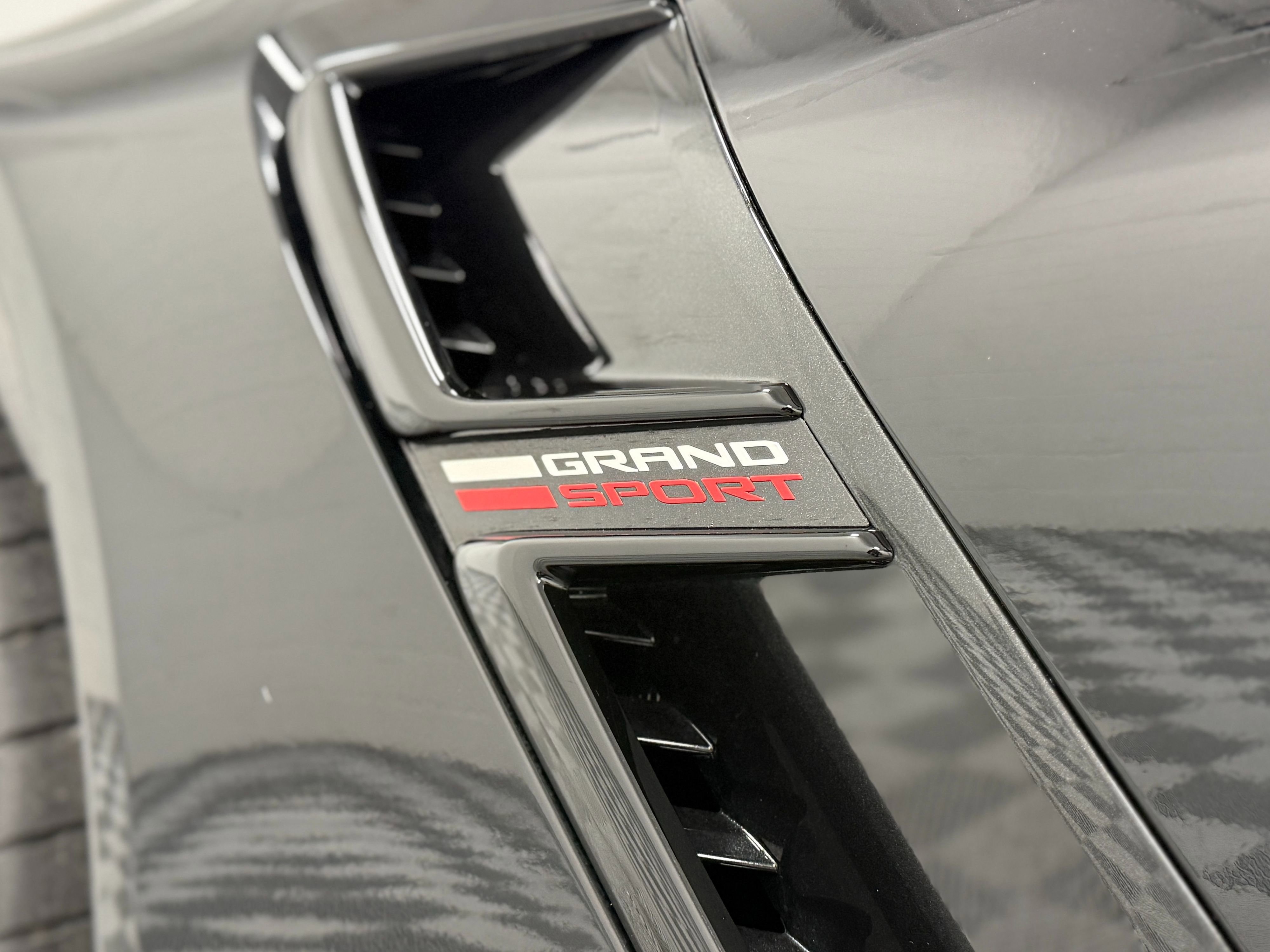 Used 2018 Chevrolet Corvette Grand Sport image 11