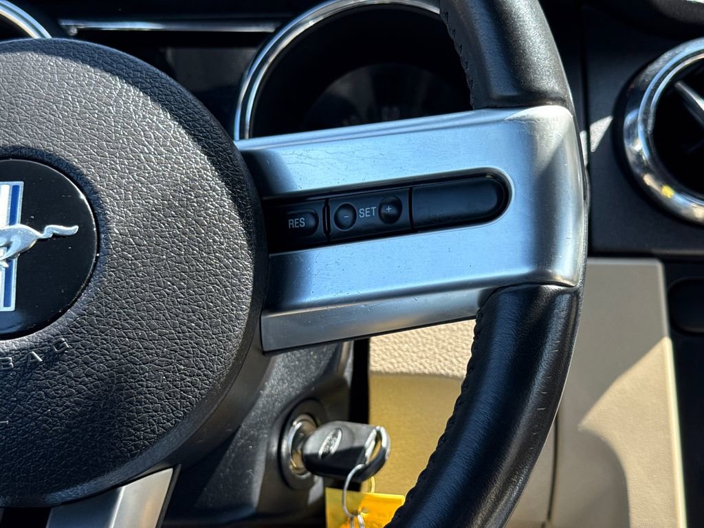 Used 2007 Ford Mustang Deluxe image 27