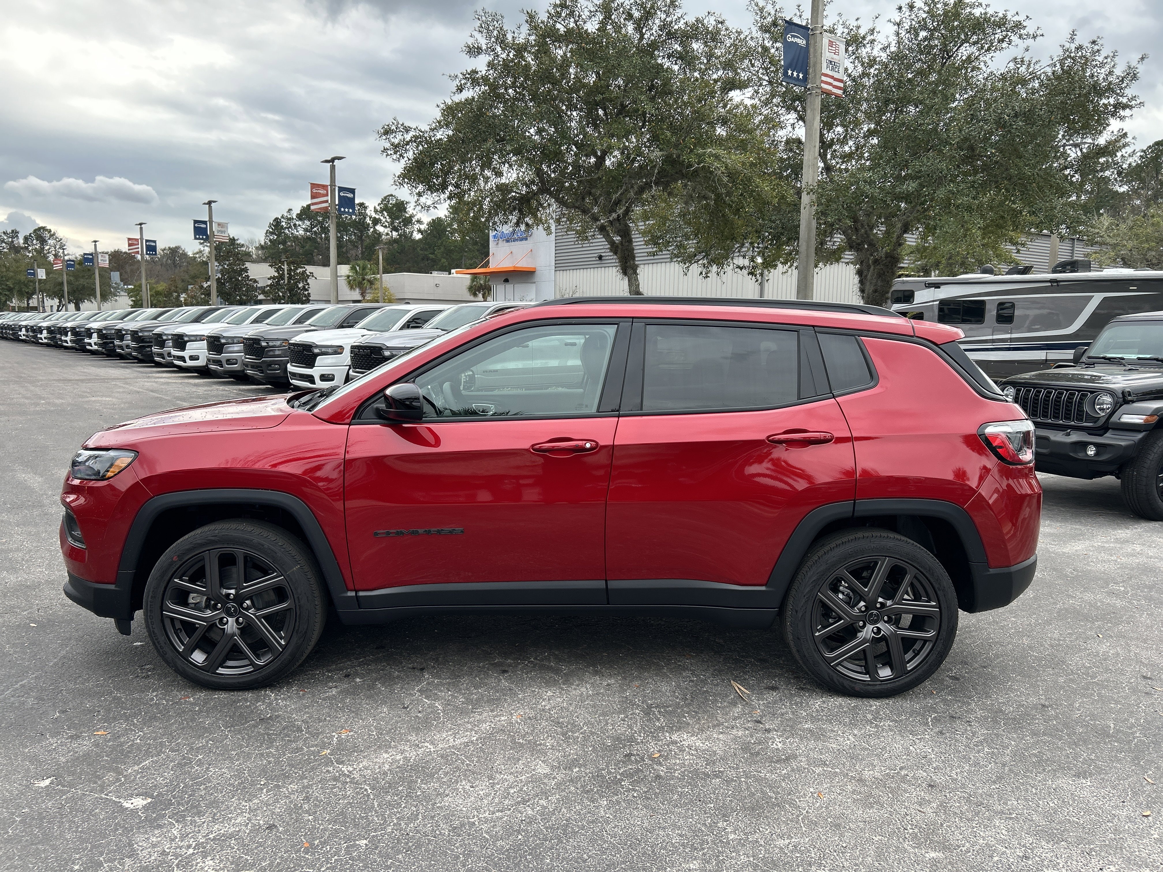 New 2026 Jeep Compass Latitude image 4