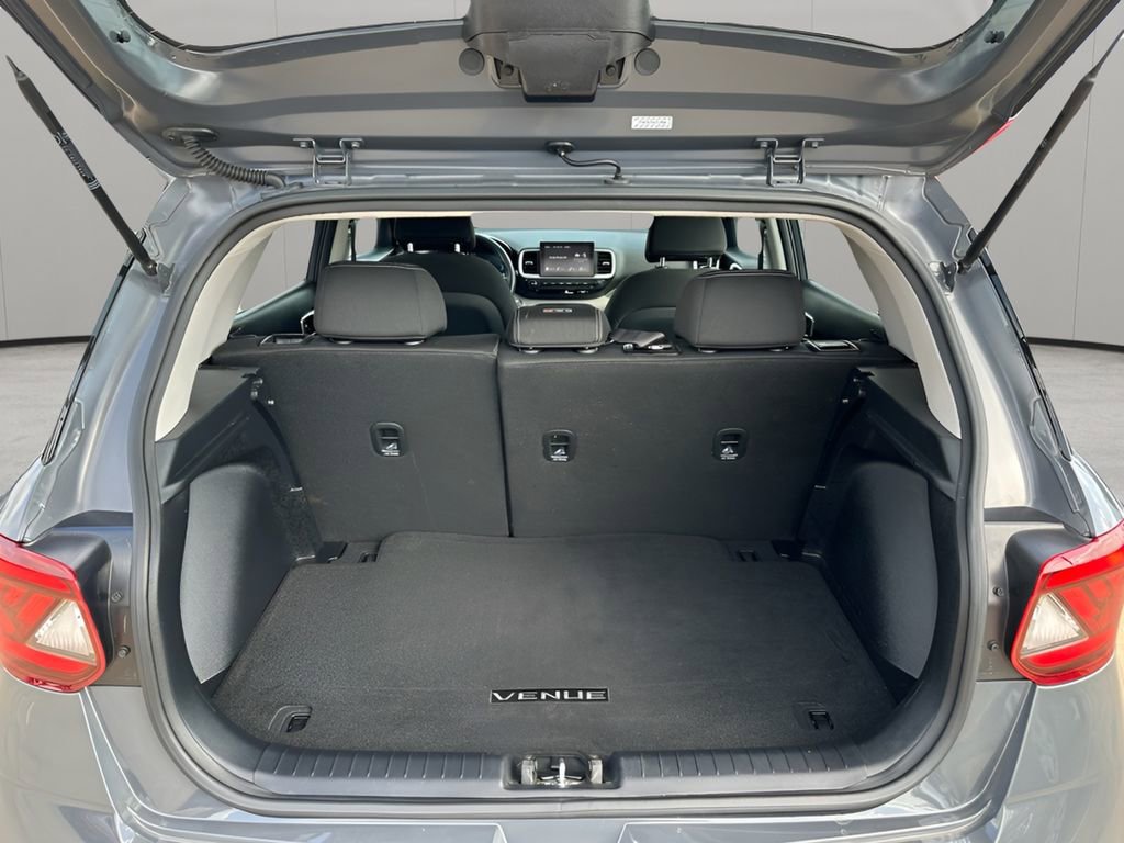 Used 2024 Hyundai Venue SEL image 30