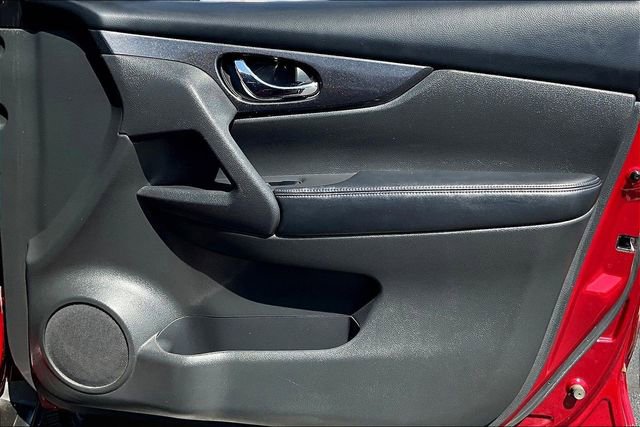 Used 2018 Nissan Rogue SV image 26