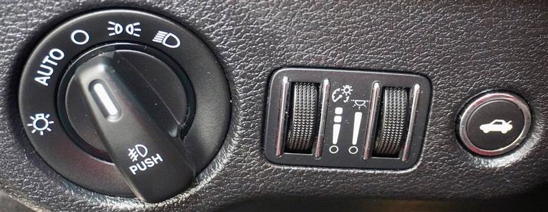 Used 2015 Dodge Charger SXT w/ Plus Group RWD image 17