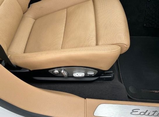 Used 2016 Porsche Panamera 4 AWD/4WD image 16