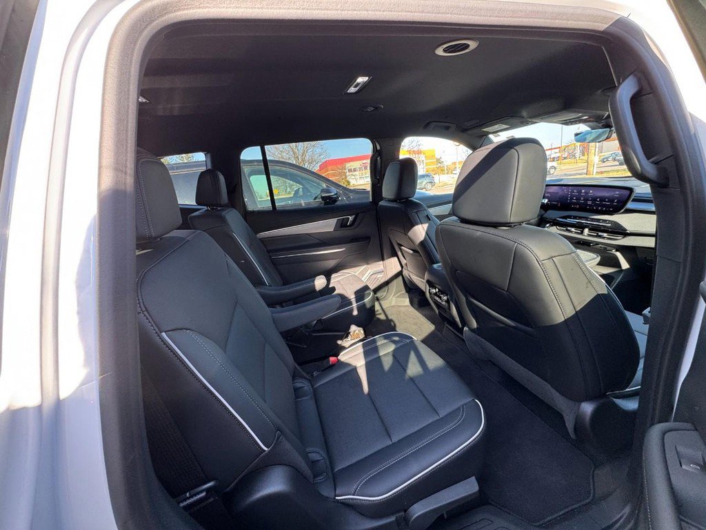 New 2026 Buick Enclave Preferred w/ Power Package image 5