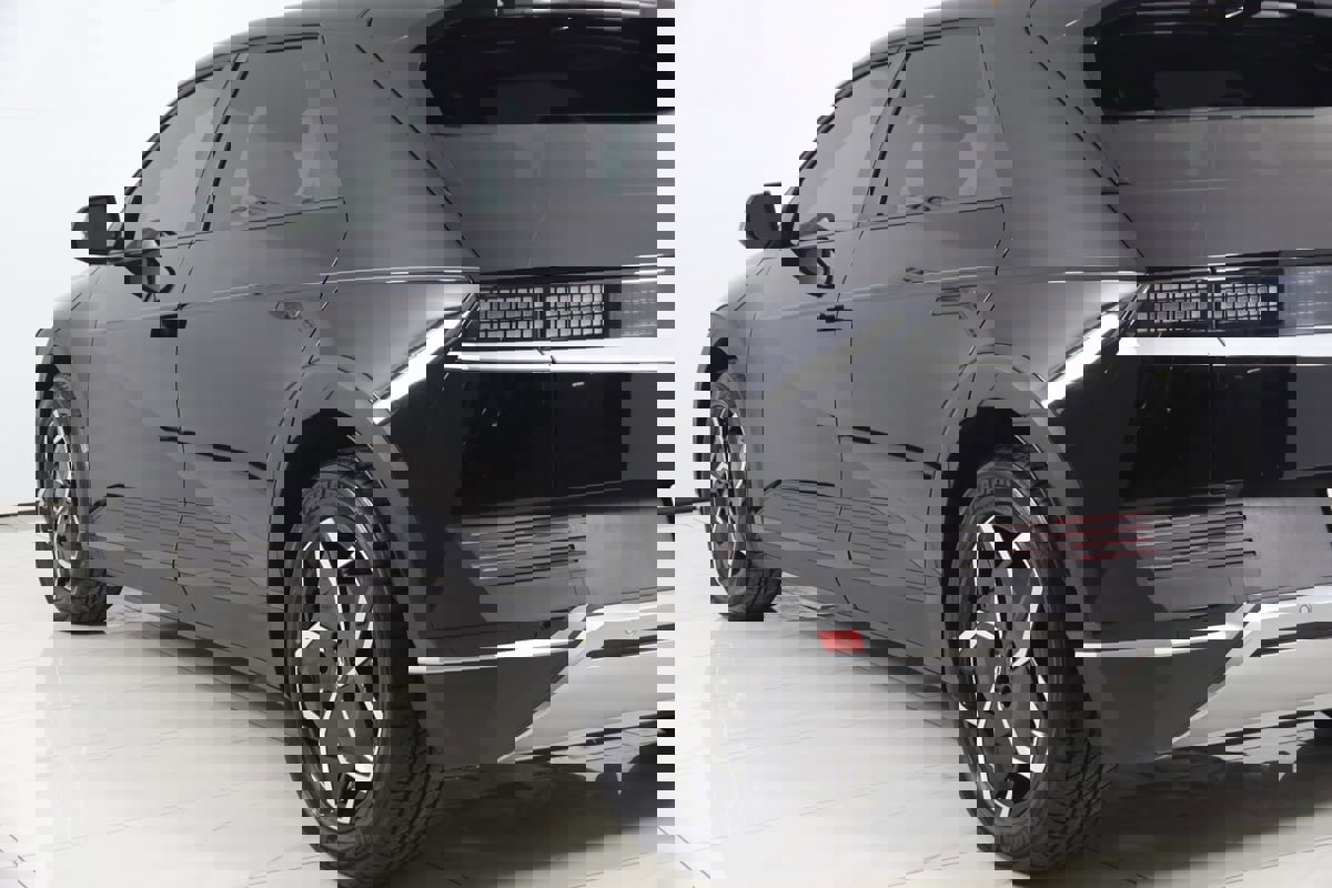 Used 2024 Hyundai Ioniq 5 SEL image 25