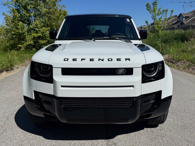 New 2026 Land Rover Defender 110 X-Dynamic SE AWD/4WD image 3