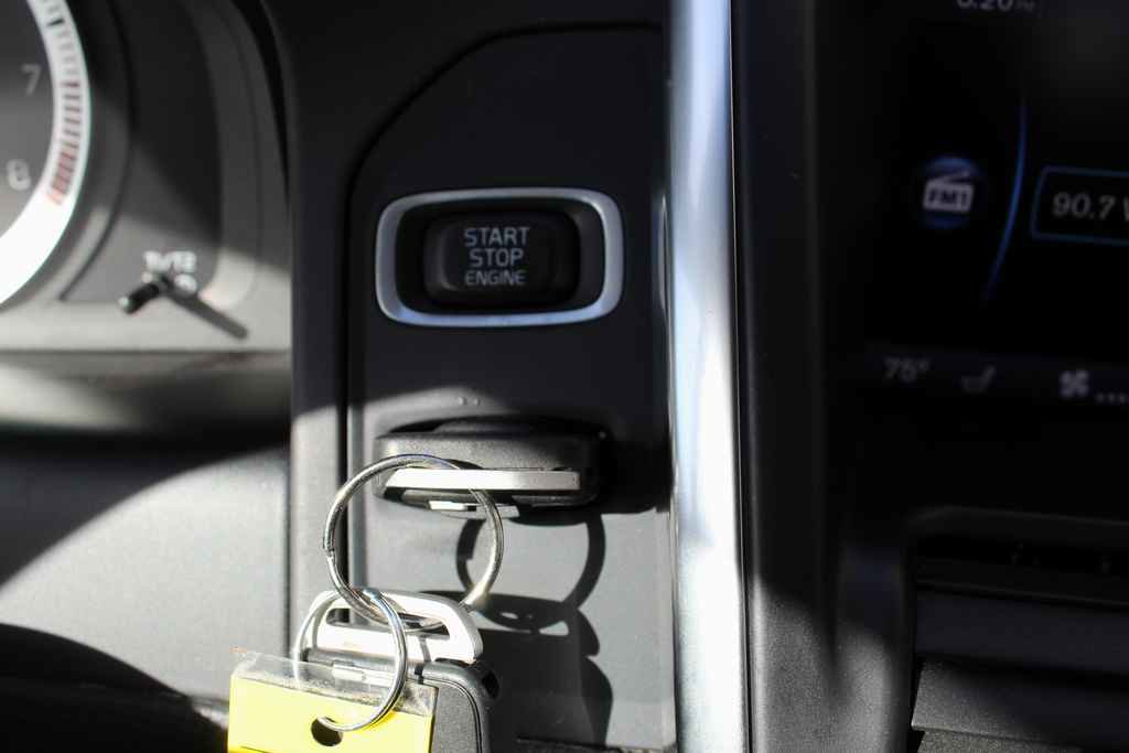 Used 2013 Volvo XC60 3.2 Premier image 17