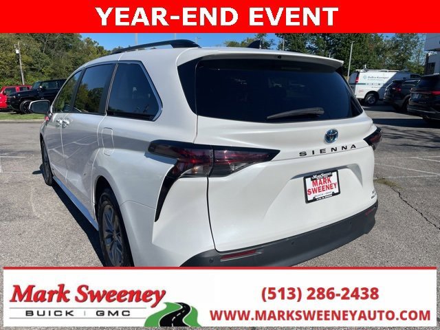 Used 2024 Toyota Sienna XLE image 8
