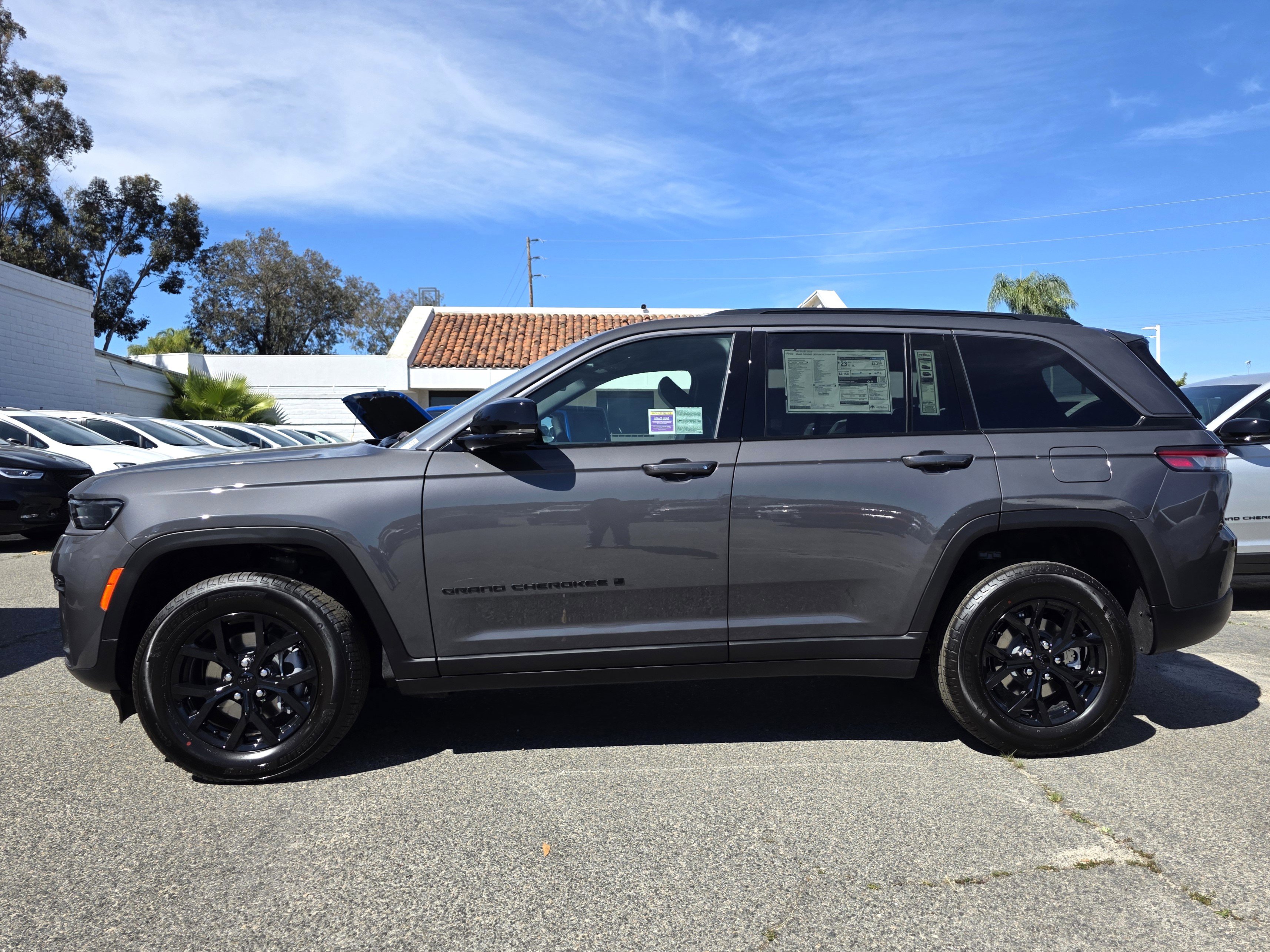 New 2026 Jeep Grand Cherokee Altitude image 2