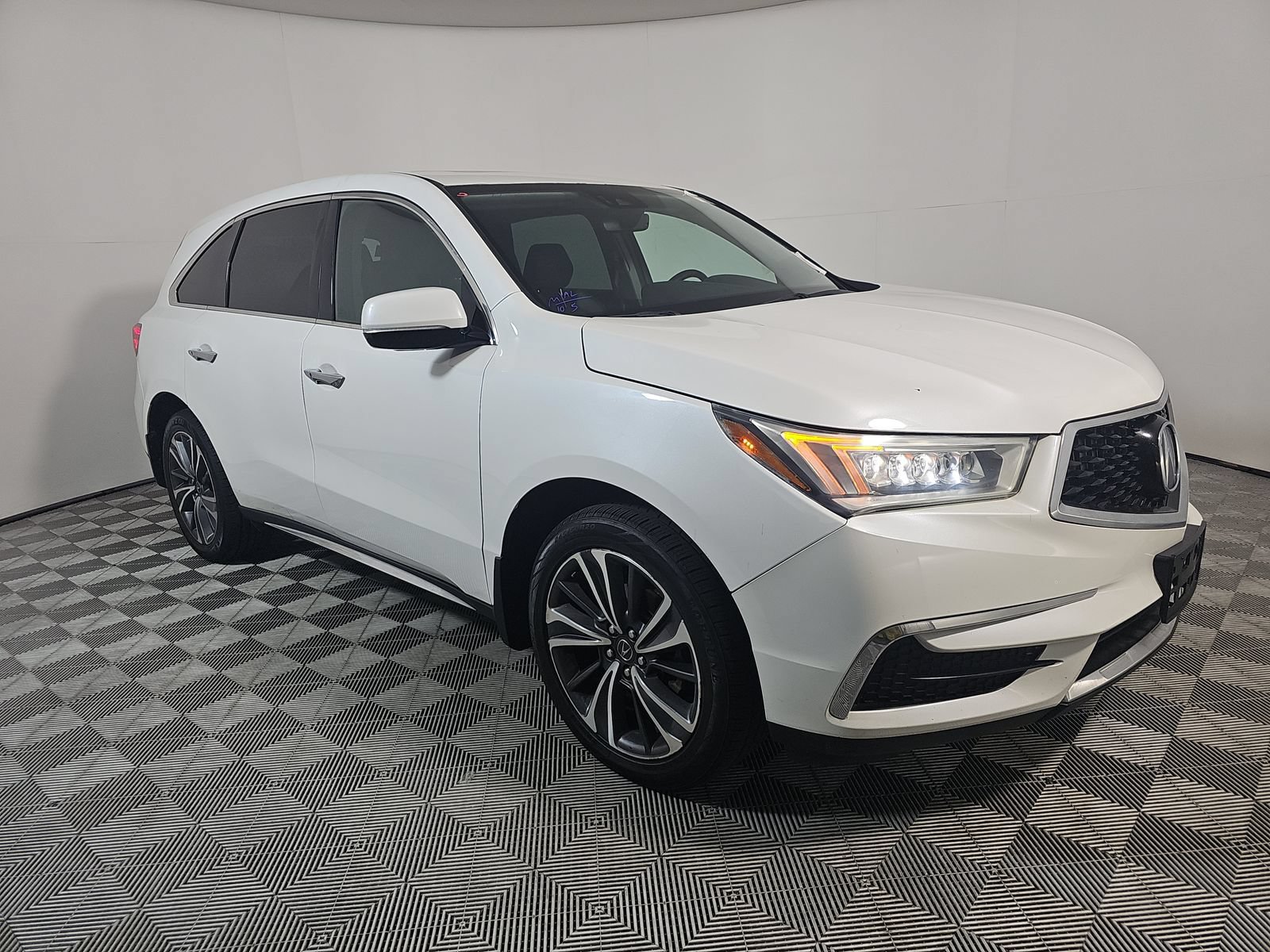 Used 2020 Acura MDX w/ Technology Package FWD image 4