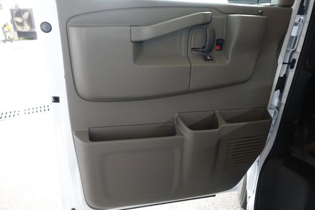 New 2026 Chevrolet Express 2500 RWD image 9