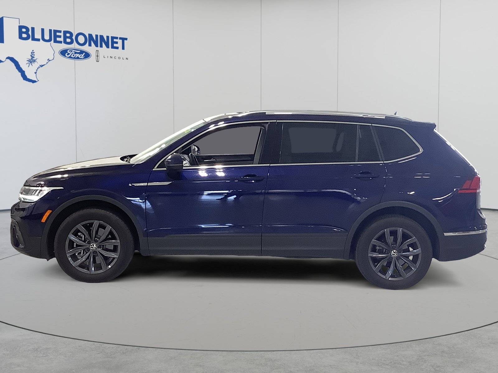 Used 2022 Volkswagen Tiguan SE FWD image 8