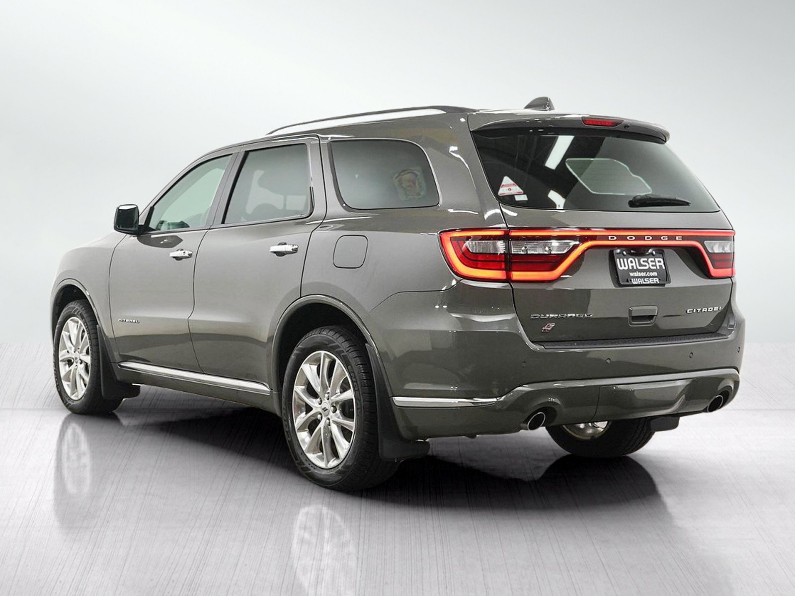 Used 2019 Dodge Durango Citadel w/ Technology Group AWD/4WD image 3
