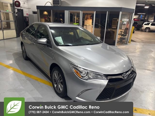 Used 2017 Toyota Camry SE image 4