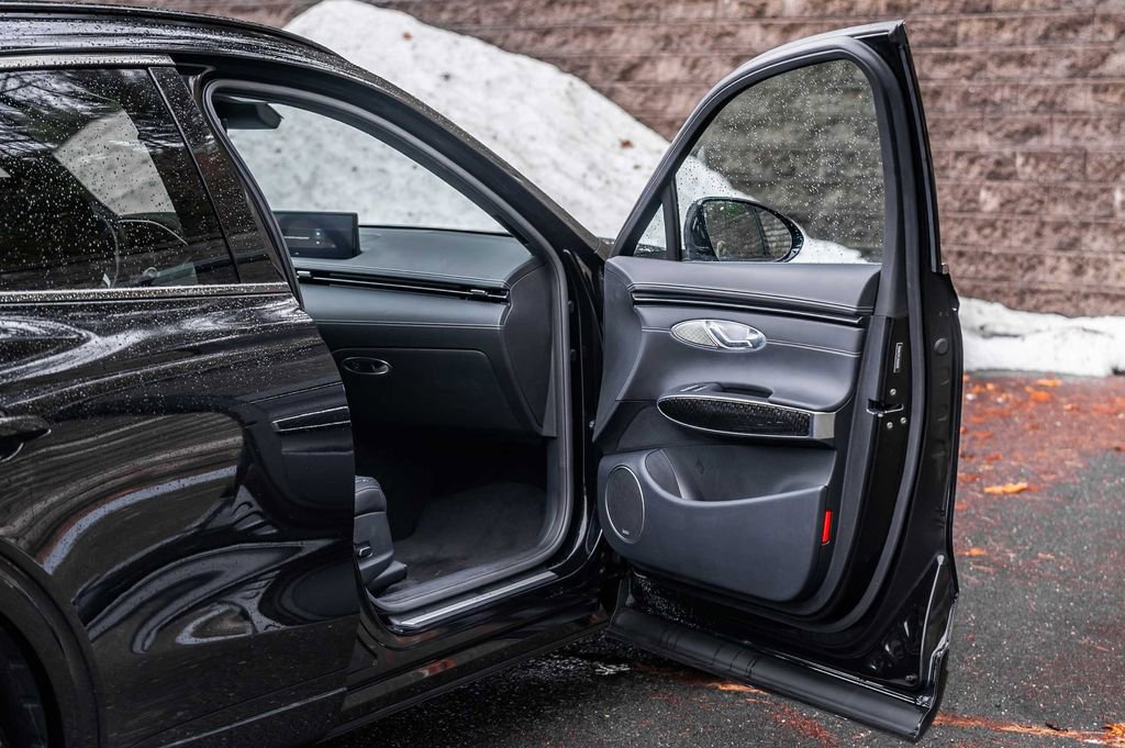 Used 2025 Genesis GV70 3.5T Sport w/ Sport Prestige Package image 14