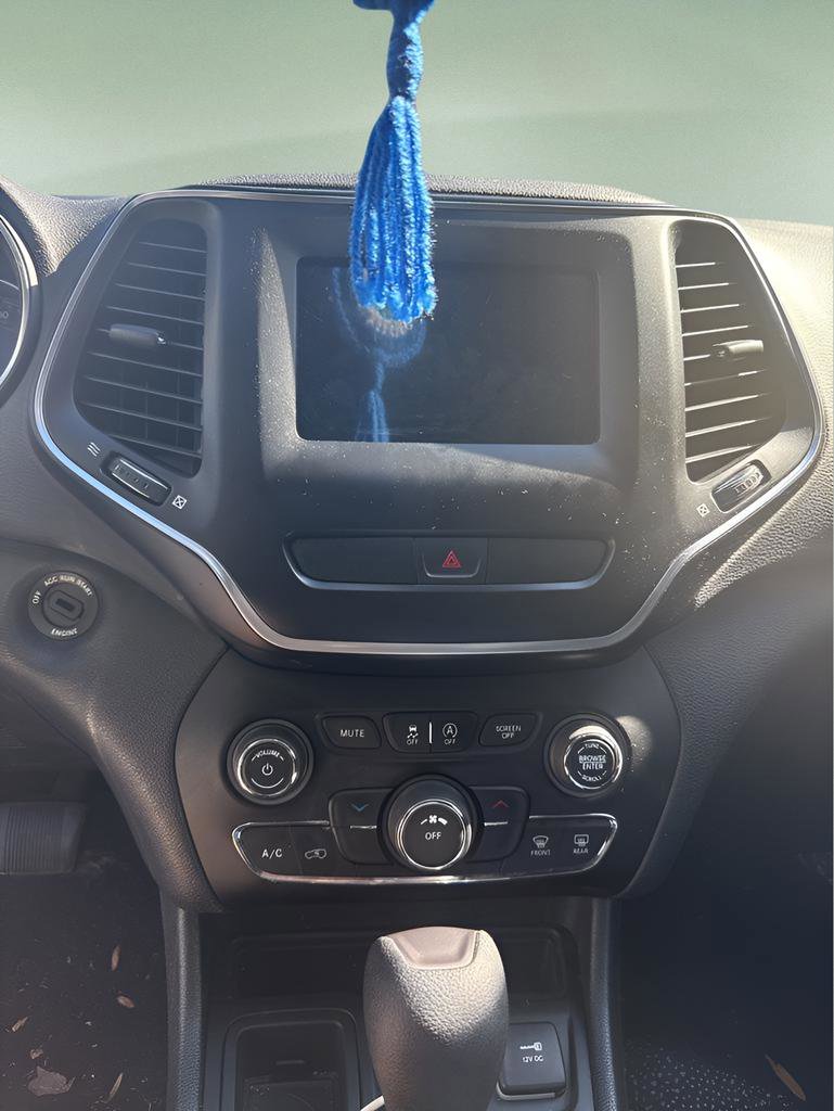 Used 2020 Jeep Cherokee Latitude image 9