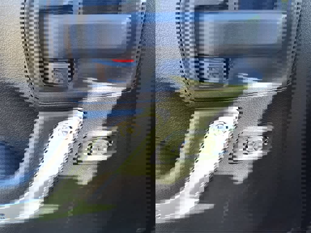 Used 2013 Jeep Wrangler Unlimited Sahara w/ Max Tow Pkg image 13