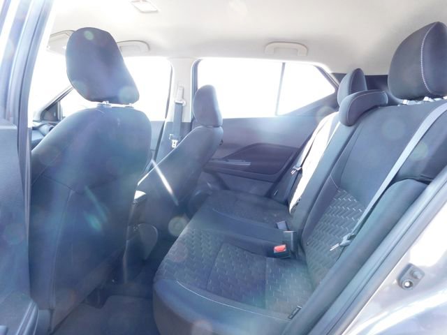 Used 2021 Nissan Kicks S image 17