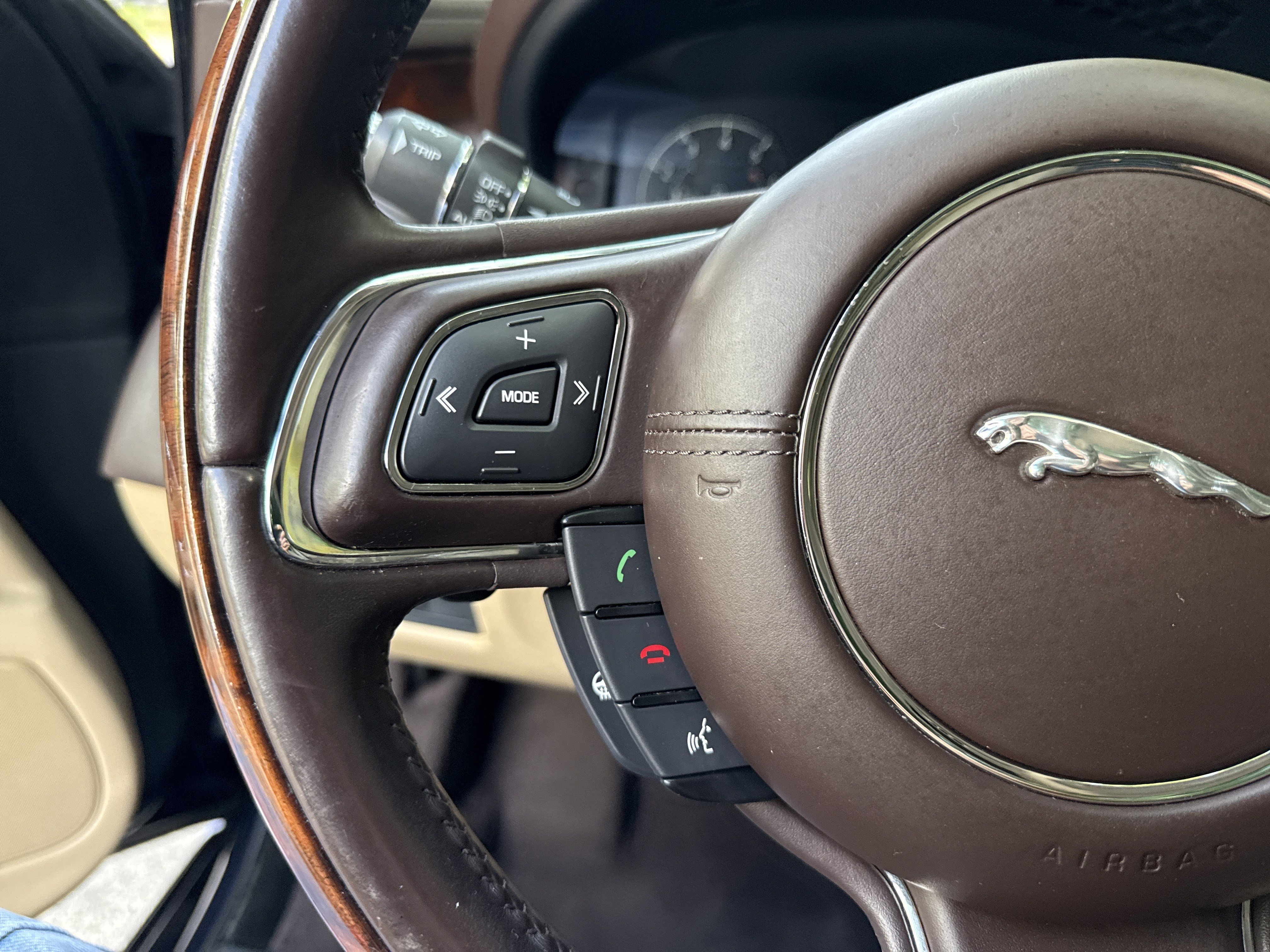 Used 2016 Jaguar XJ L Portfolio AWD/4WD image 24