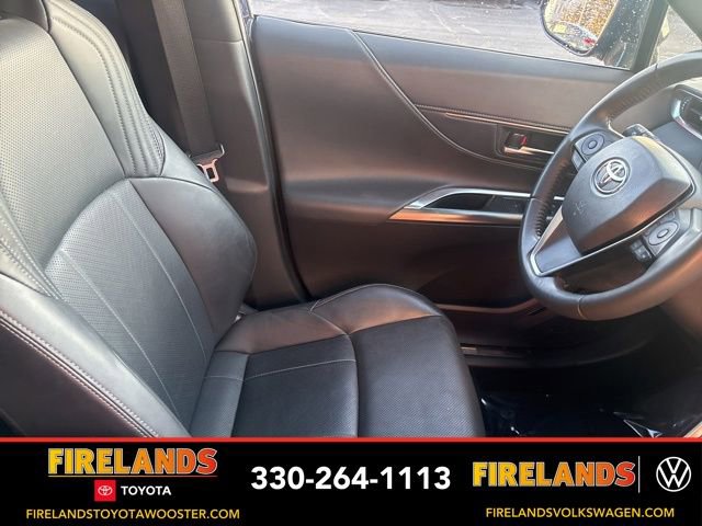 Used 2023 Toyota Venza Limited image 34