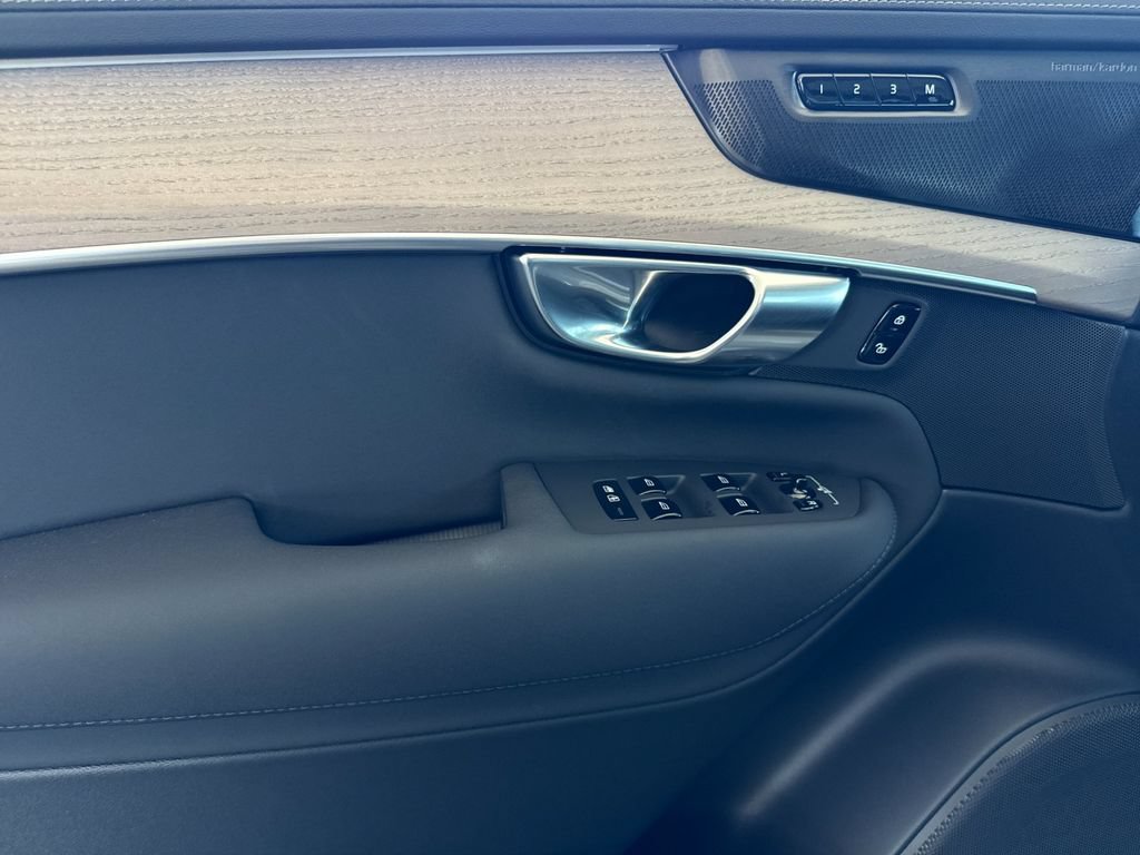 New 2026 Volvo XC90 T8 Plus AWD/4WD image 10