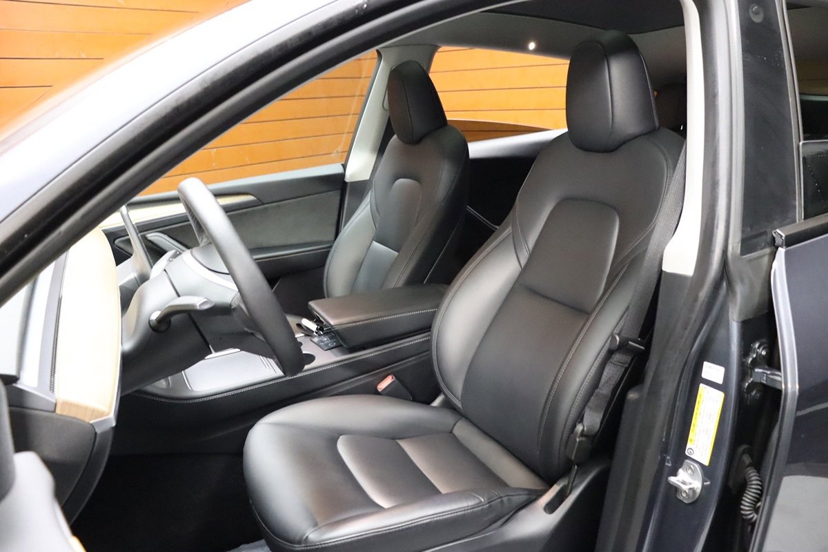 Used 2024 Tesla Model Y Long Range AWD/4WD image 30