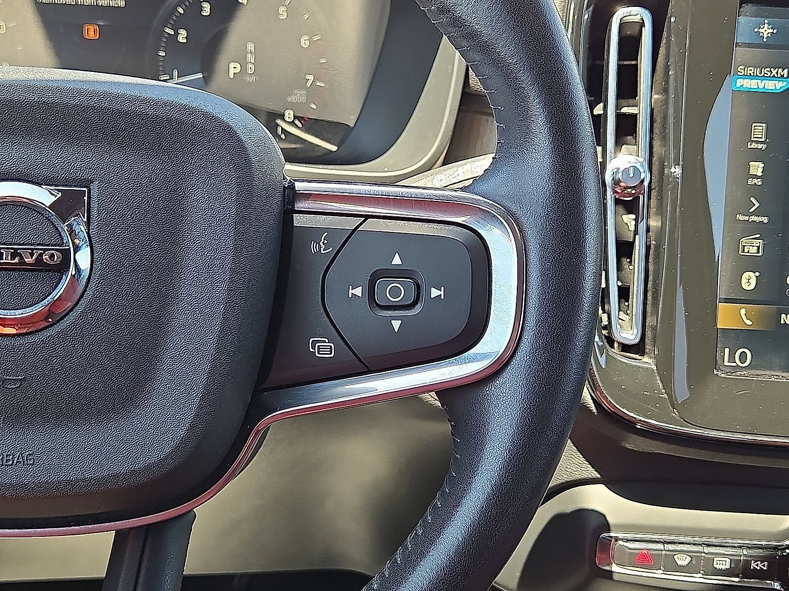 Used 2021 Volvo XC40 T4 Inscription FWD image 20
