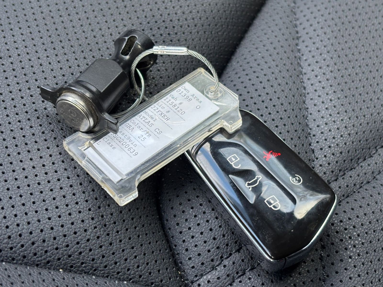 Used 2025 Volkswagen Atlas Cross Sport SE FWD image 21