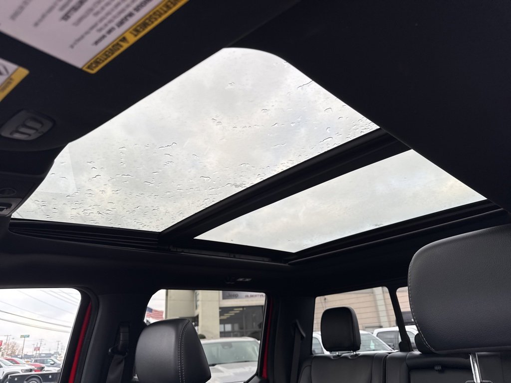 Used 2022 Ford F250 Lariat w/ Tremor Off-Road Package image 43