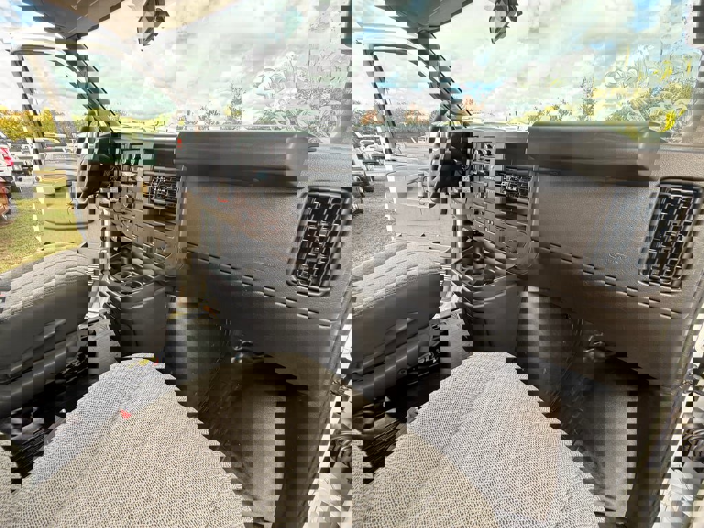 New 2025 Chevrolet Express 2500 w/ Driver Convenience Package image 26