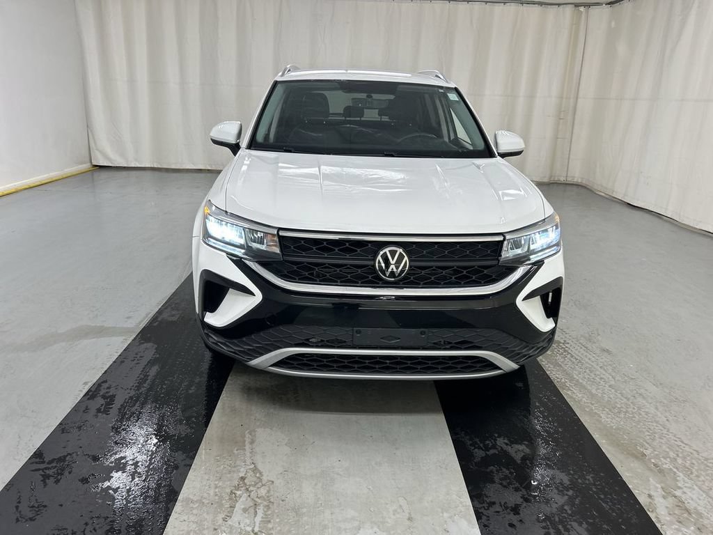 Used 2022 Volkswagen Taos SE AWD/4WD image 3