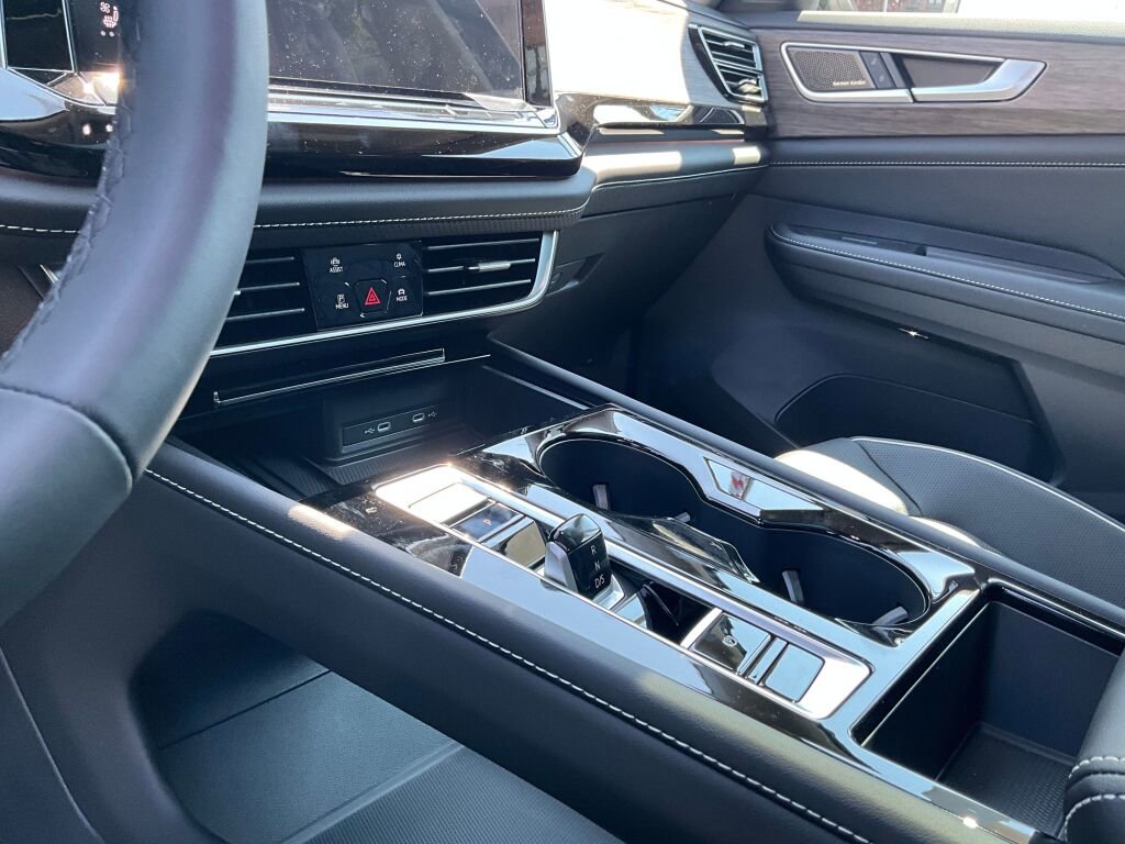 New 2025 Volkswagen Atlas SEL Premium R-Line image 18