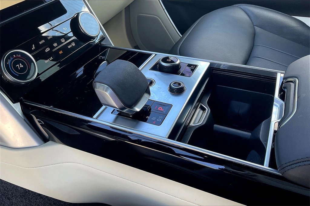 Used 2023 Land Rover Range Rover SE image 15