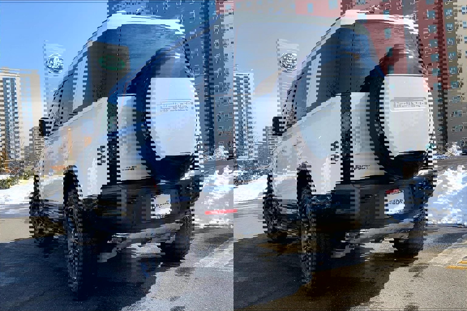 New 2026 Land Rover Defender 110 X-Dynamic SE image 12