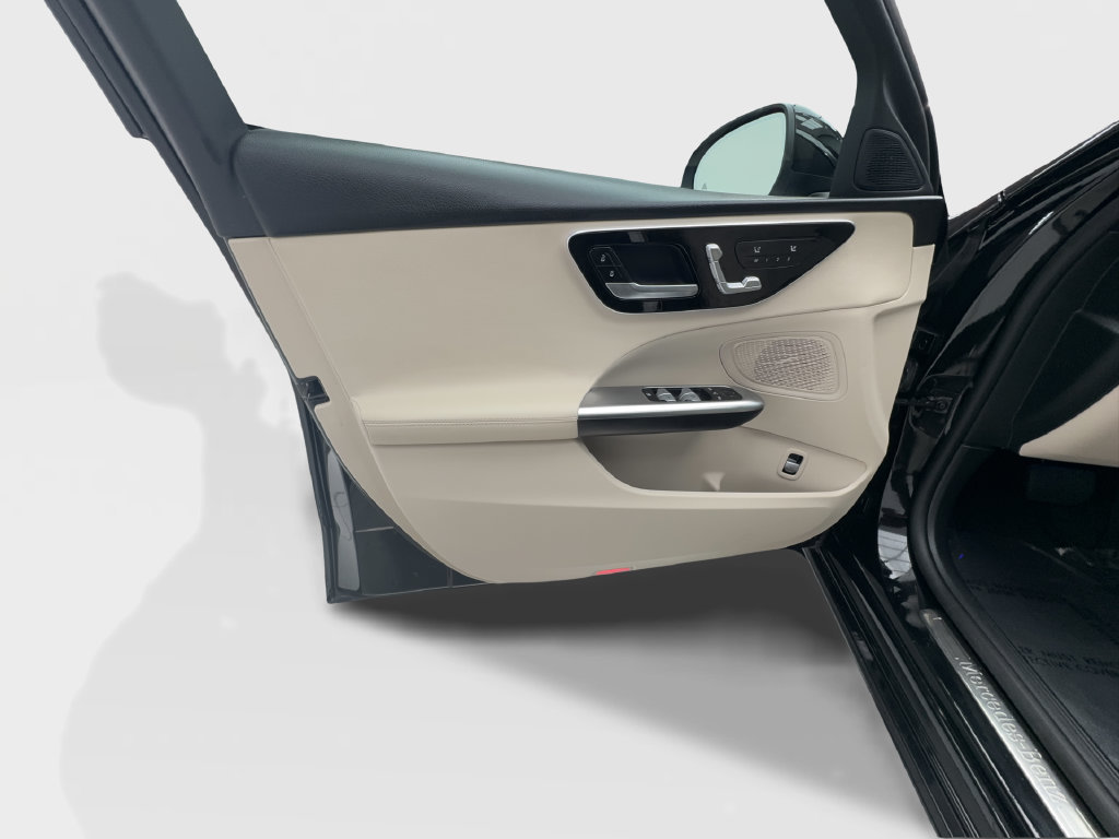 Used 2022 Mercedes-Benz C 300 Sedan image 23
