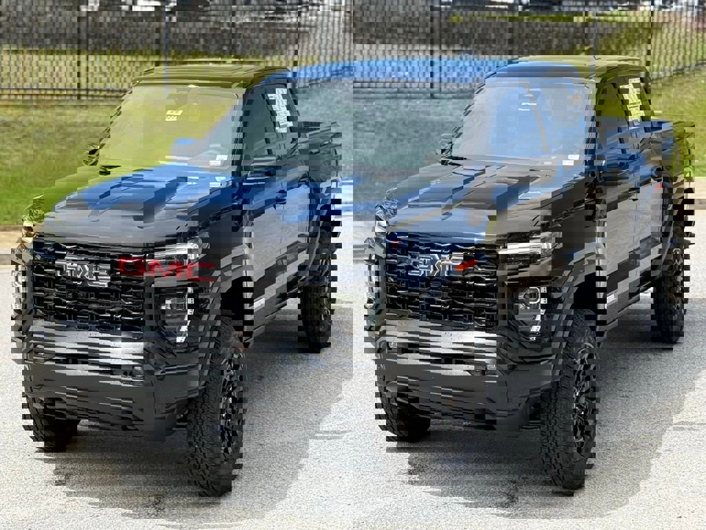 New 2026 GMC Canyon Elevation w/ Convenience Package image 9