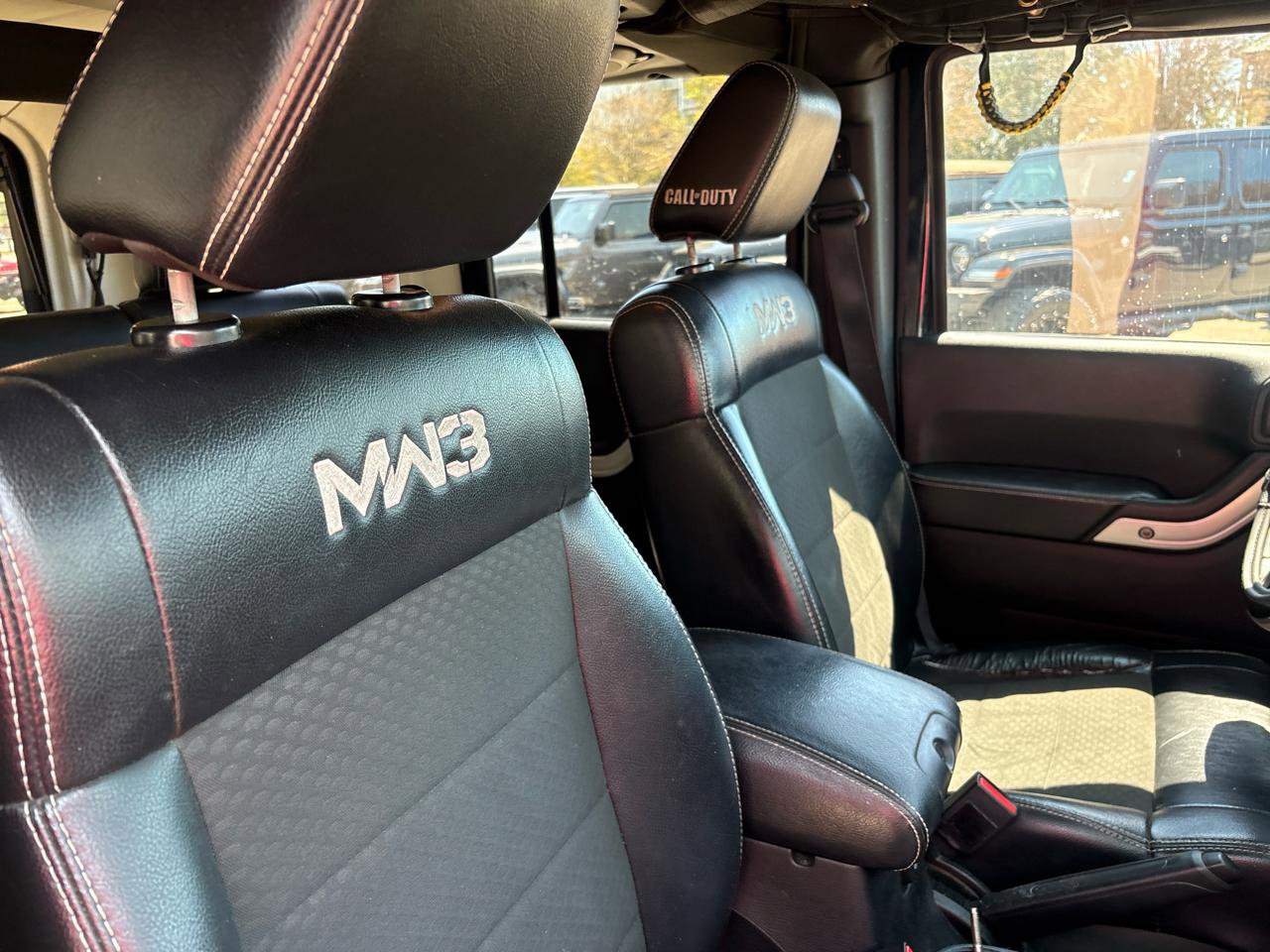 Used 2012 Jeep Wrangler Unlimited Rubicon image 9