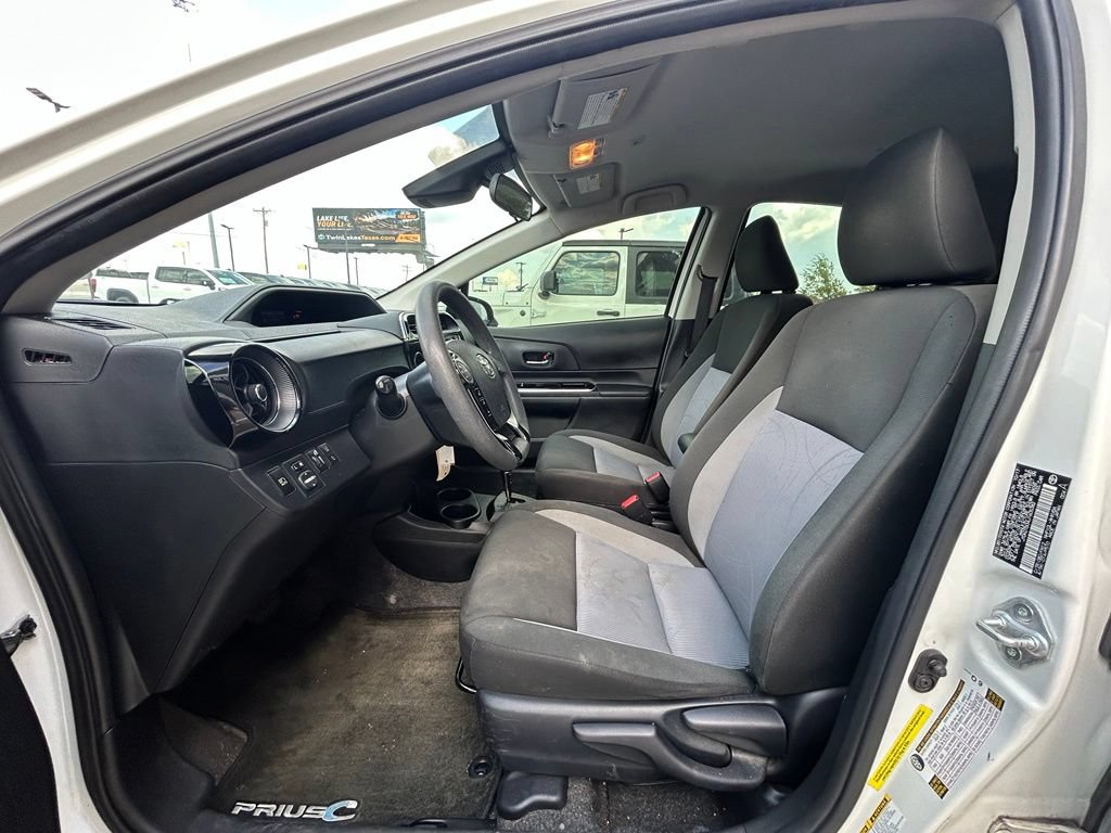 Used 2018 Toyota Prius C Two FWD image 7