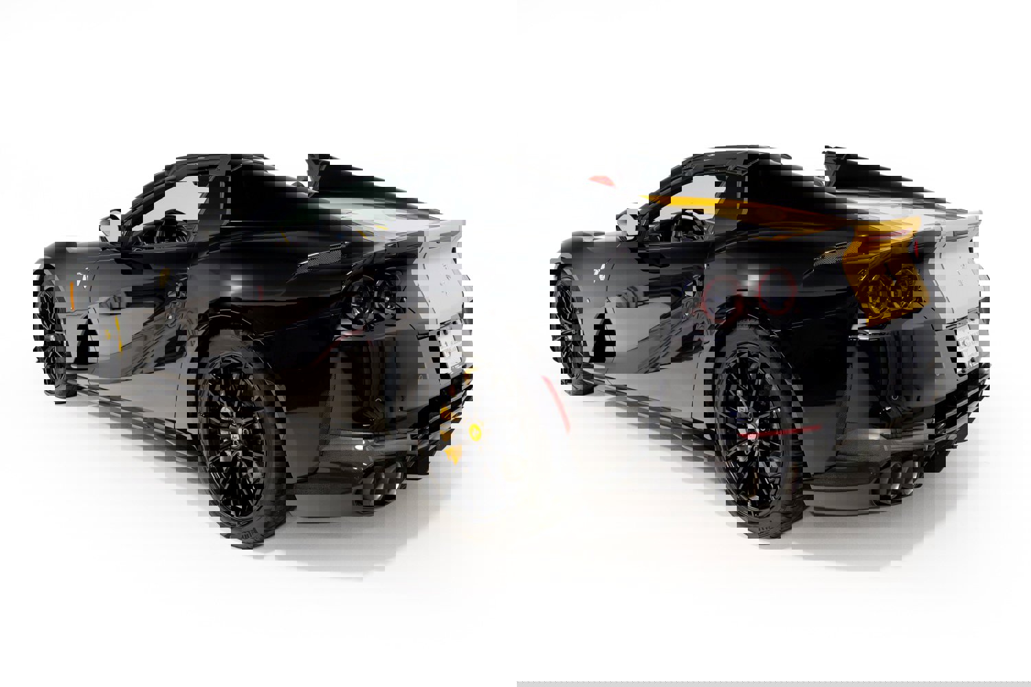 Used 2021 Ferrari 812 GTS image 16