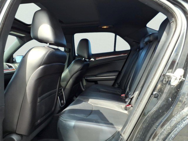 Used 2013 Chrysler 300 AWD w/ Driver Convenience Group image 12