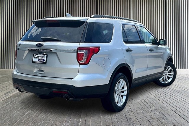Used 2017 Ford Explorer Base image 2