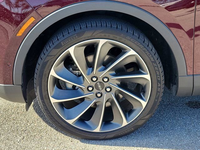Certified 2019 Lincoln Nautilus Reserve w/ Drivers Assistance Package image 8