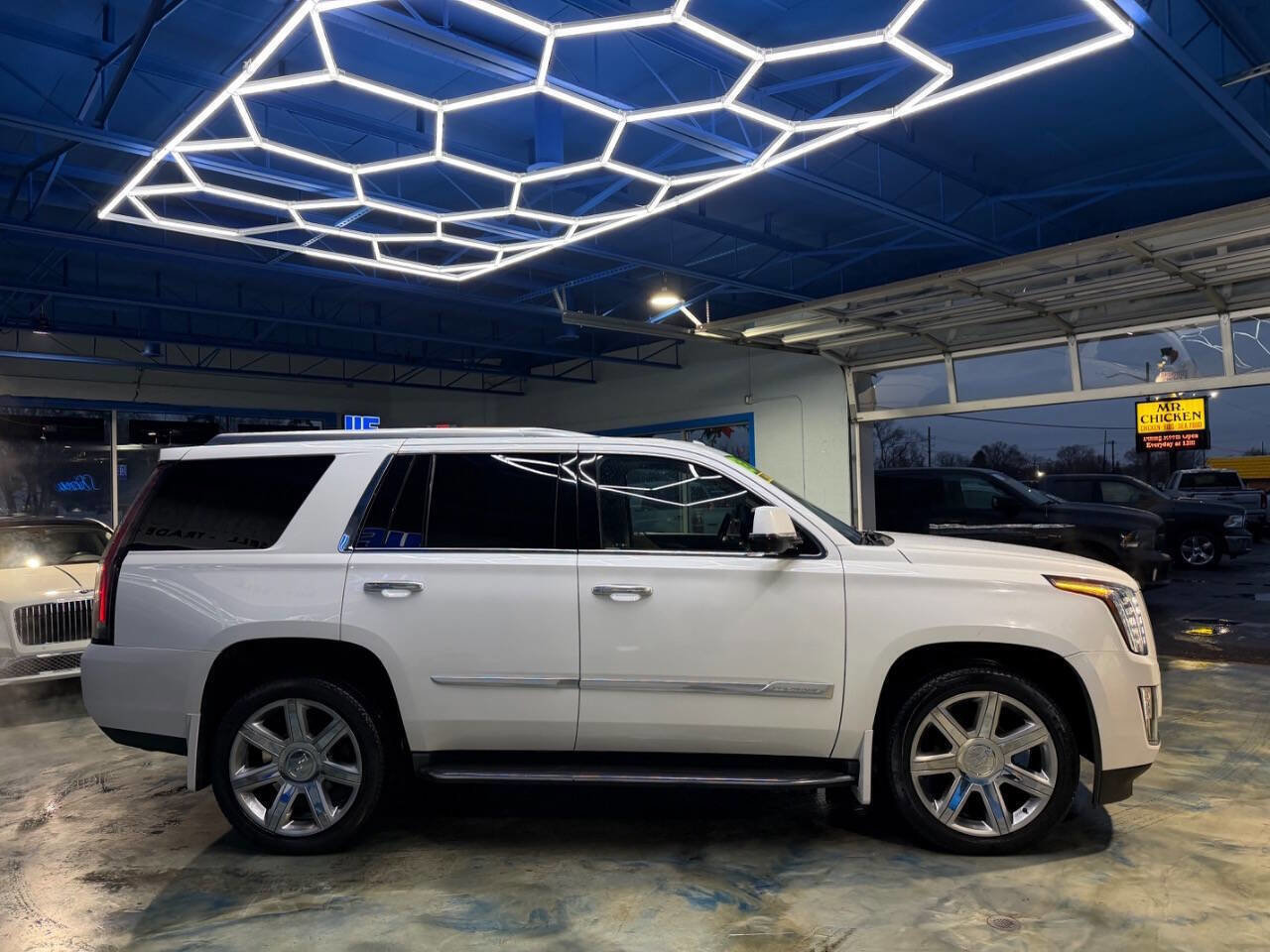 Used 2016 Cadillac Escalade Premium image 7