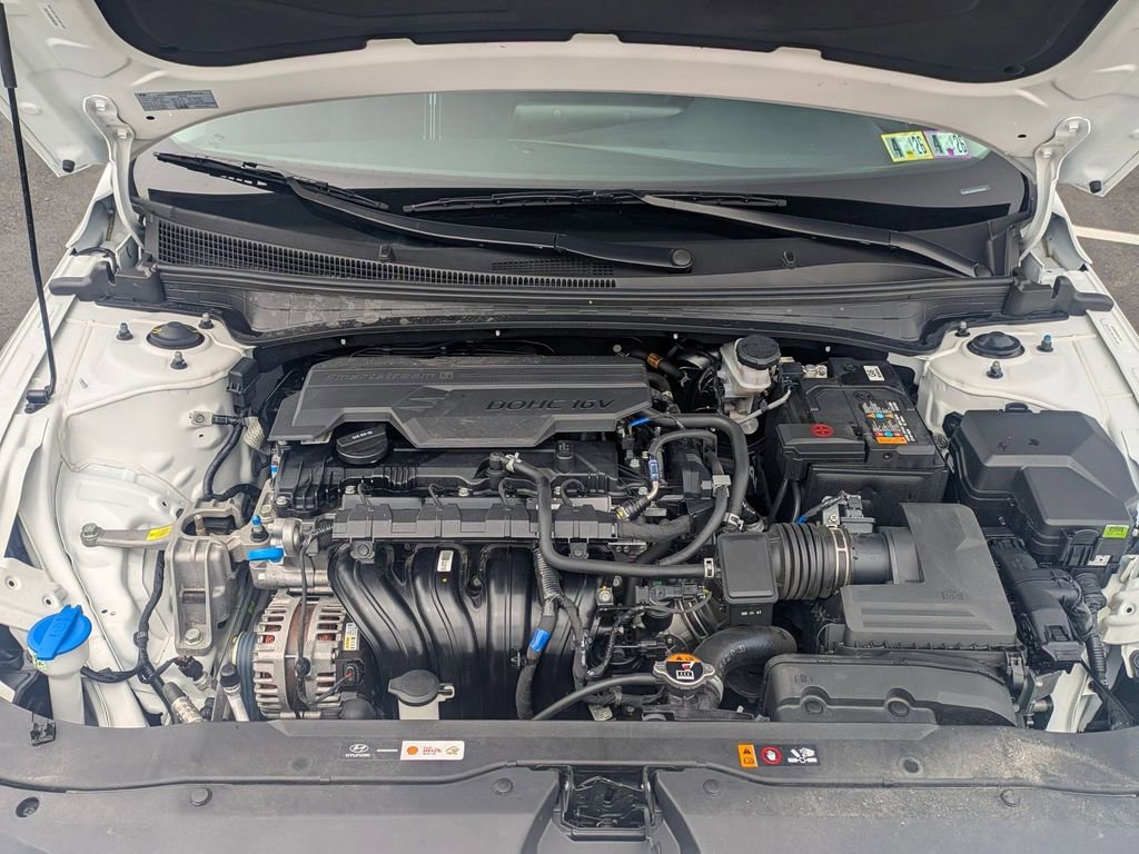 Used 2025 Hyundai Elantra SEL FWD image 41