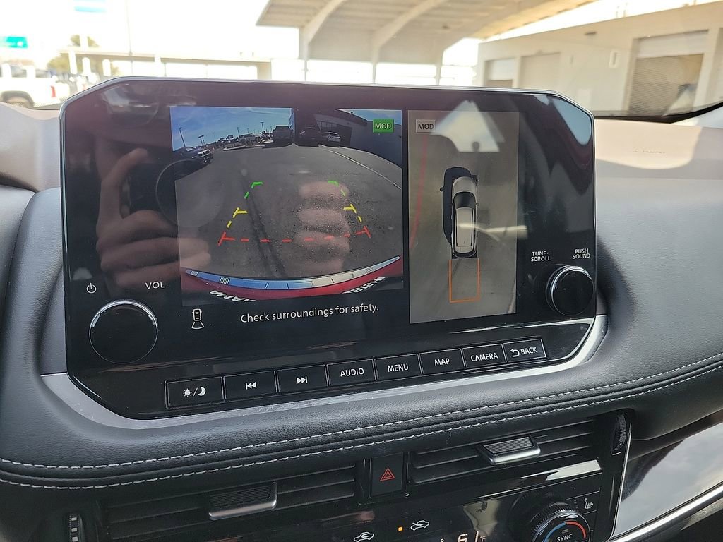 Used 2023 Nissan Rogue SL w/ SL Premium Package image 12