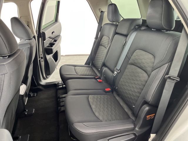 Used 2023 Nissan Pathfinder SV image 42